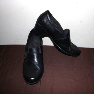 14A  LN LADIES CLARKS BENDABLES - BLACK LEATHER - 10